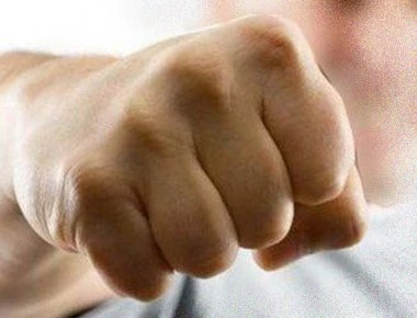 Σκηνές απείρου κάλλους στην Τράπεζα Αττικής: Το ξύλο που έπεσε μεταξύ του προέδρου και του διευθύνοντα συμβούλου